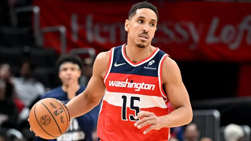 尼克斯总薪资低于二土线370万，剩一个老将底薪+二轮秀特例