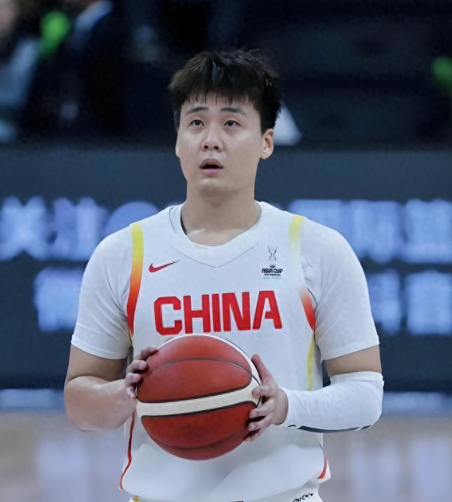 中国官网-手握3个CBA冠军,如今是男篮队长,弟弟小他22岁,5岁就走篮球路